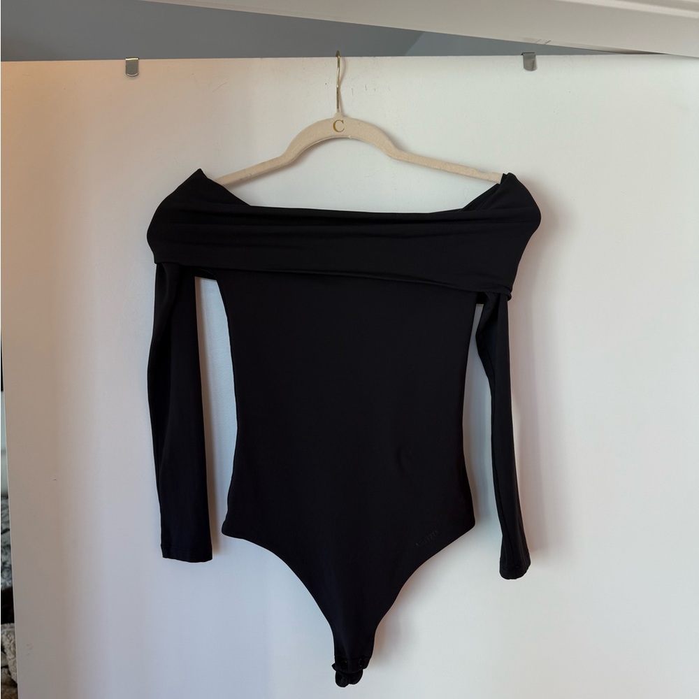 Aritzia Contour Off-Shoulder Bodysuit